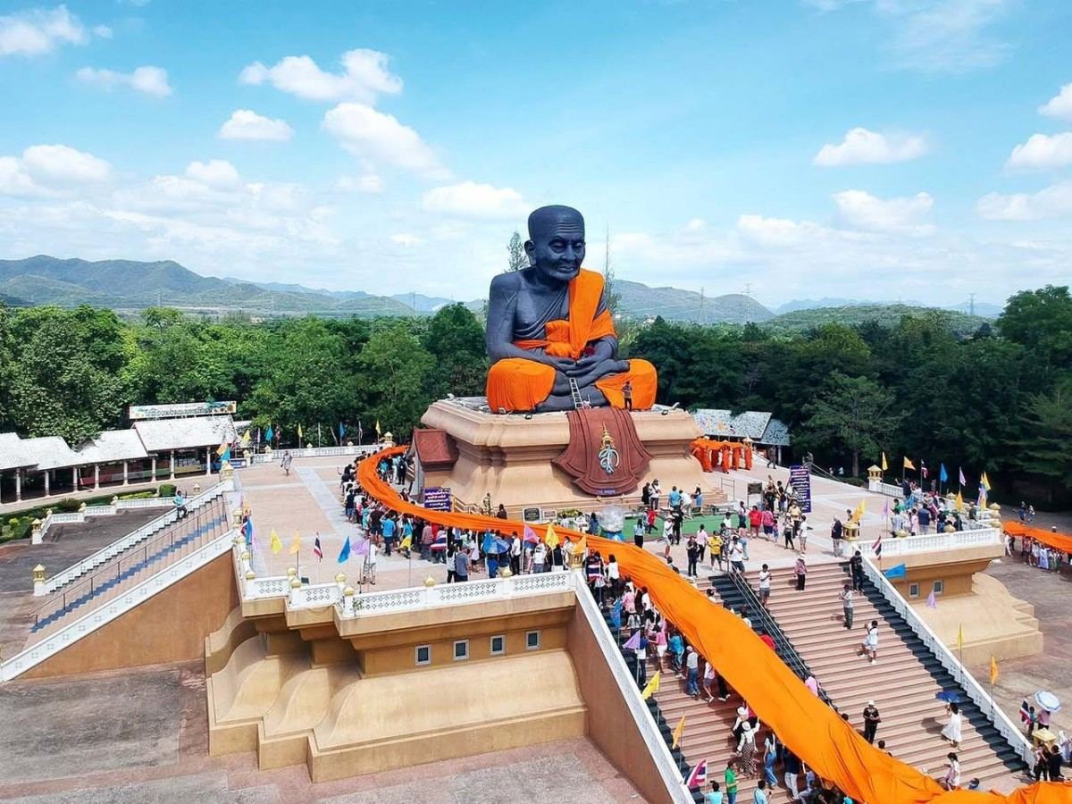 Wat Huay Mongkol