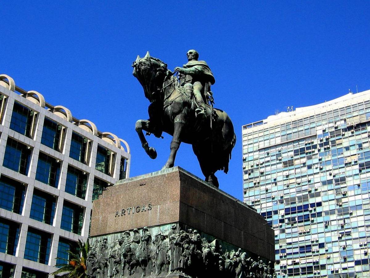 Monumento a Artigas