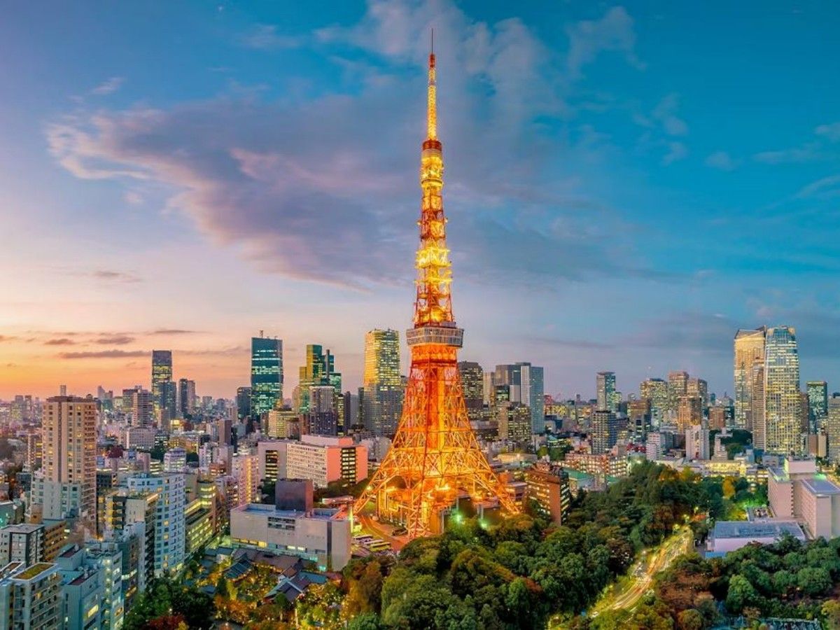 Romantic landmark with red and white, Tokyo Tower overlooks the panoramic view of Tokyo