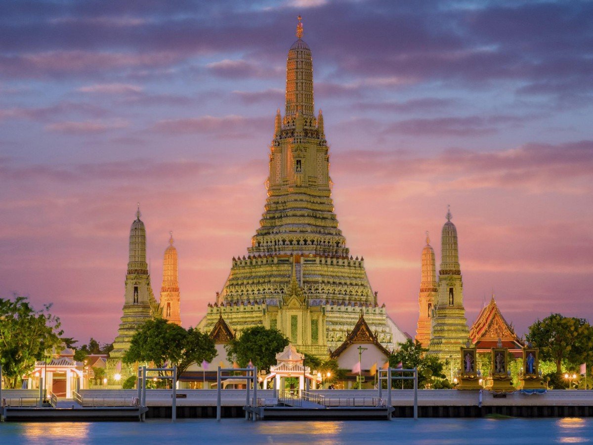 A Must-See in Bangkok! A Guide to Wat Arun, Tips for Avoiding the Crowds