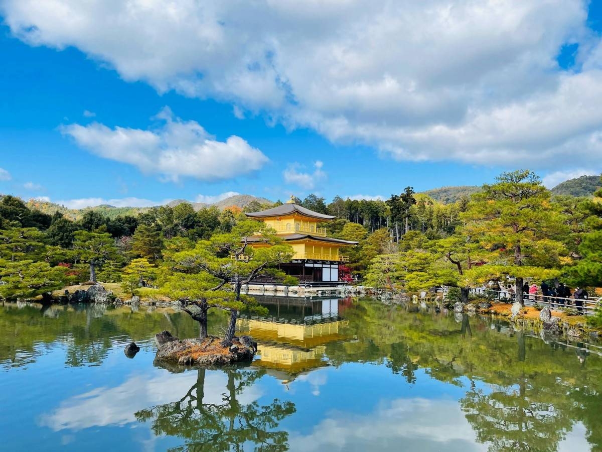 Uncover the mysterious history of Kinkaku-ji (Golden Pavilion)