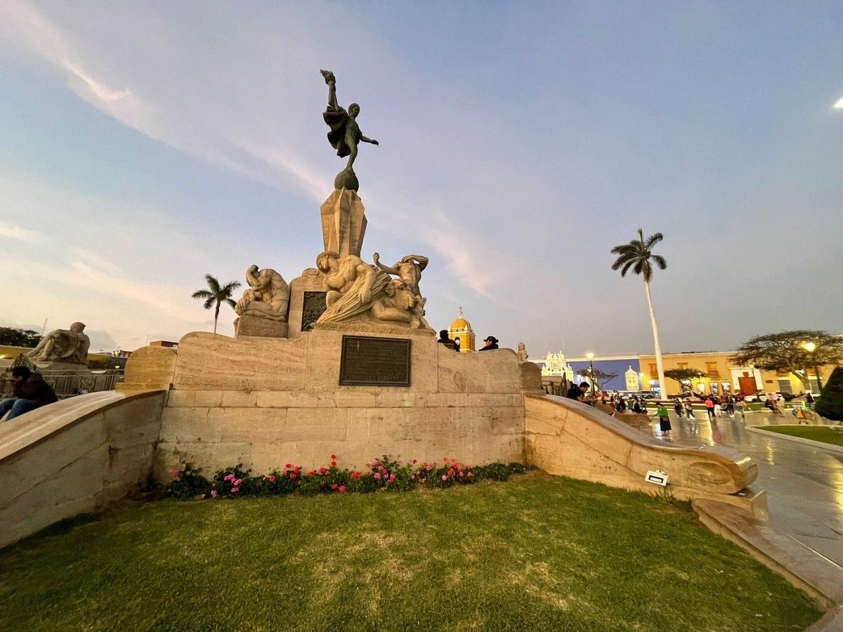 Want to have fun at Plaza de Armas de Trujillo?Here's everything you need to know