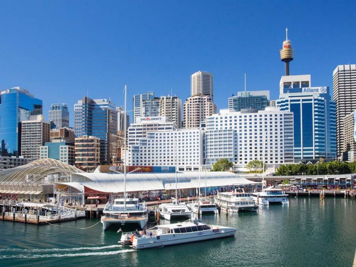 The sea breeze blows gently, and the yachts pass through - the leisurely and slow life in Darling Harbour!