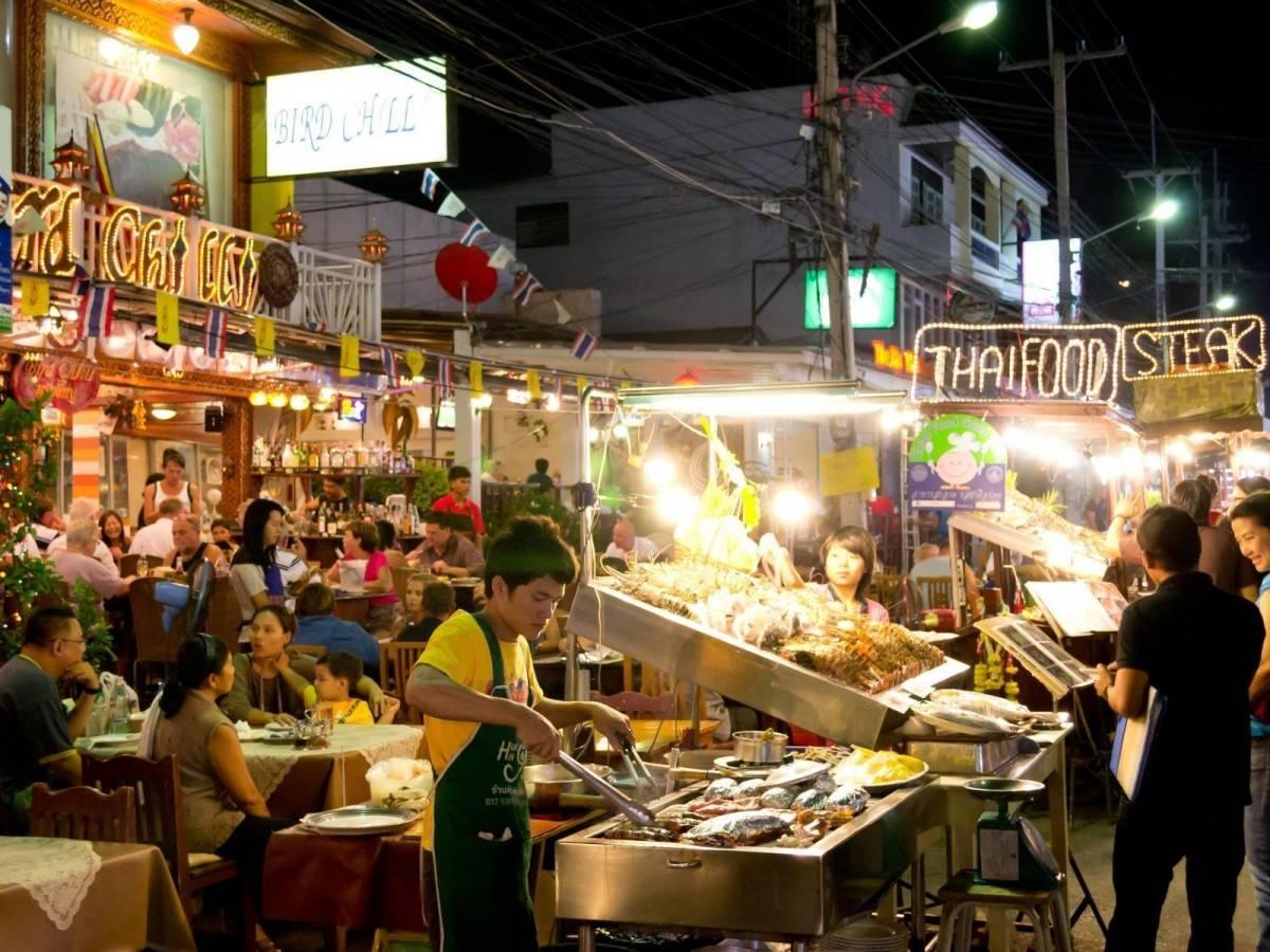 Hua Hin Night Market is a must-visit, delicious and fun to visit!