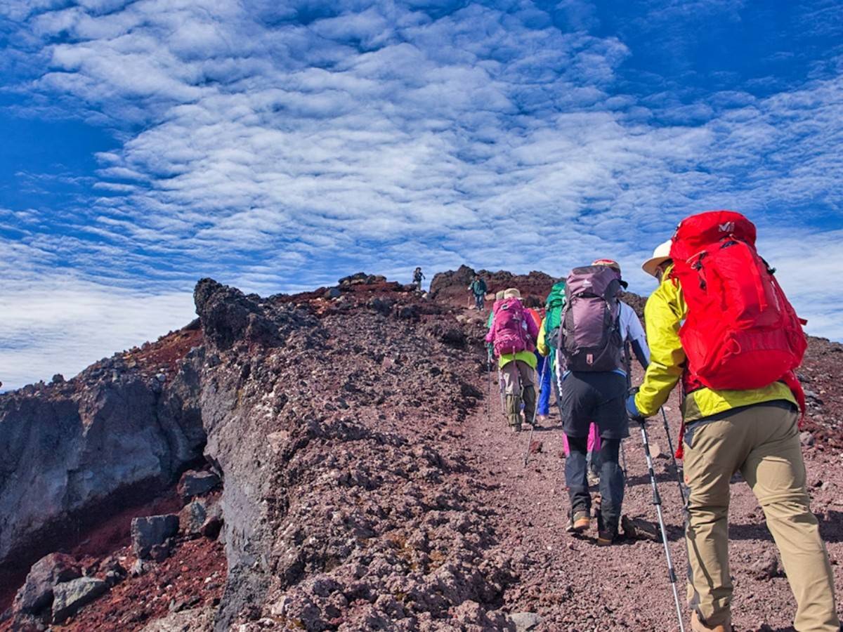 How to choose one of the four hiking routes on Mount Fuji?