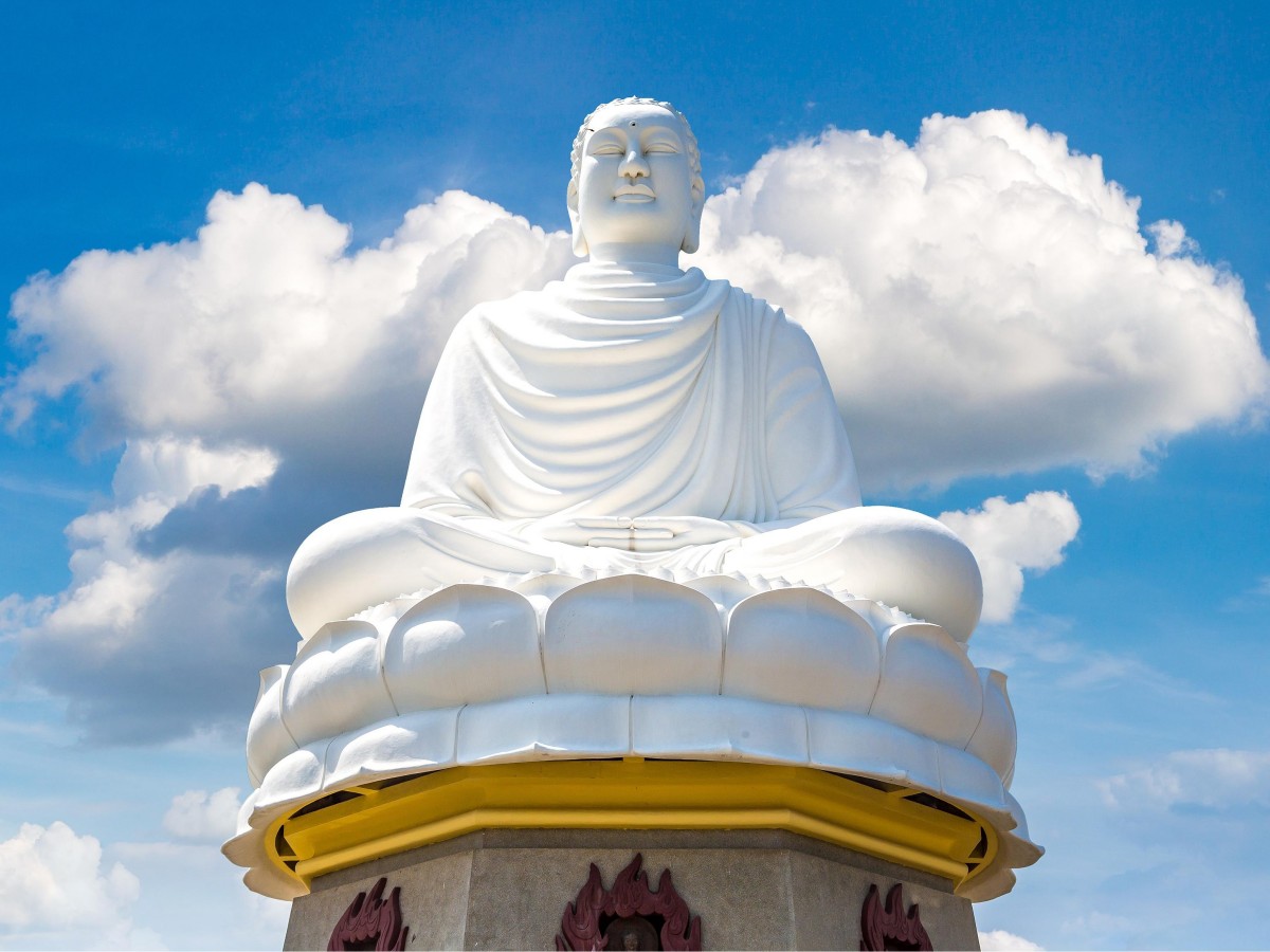 Long Son Temple is a peaceful corner amidst the hustle and bustle of Nha Trang