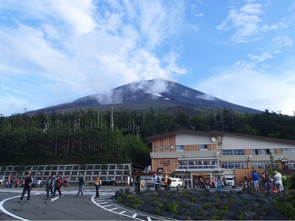 Mount Fuji Fifth Station Travel Guide: A Cloudside Journey from Tokyo