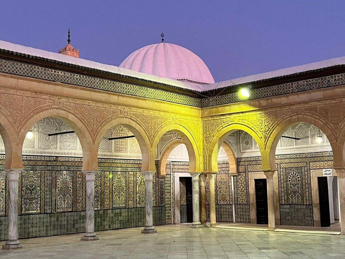 The most "strange" mosque in Tunisia, where the Prophet's barber is enshrined?