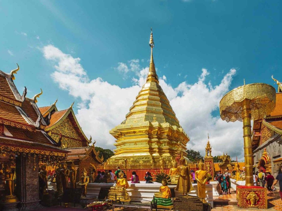 How to visit Doi Suthep Temple in Chiang Mai? A complete guide to climate, food, and amenities.
