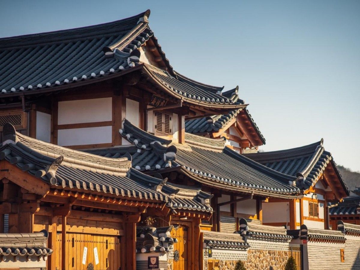 Jeonju Hanok Village: Beautiful coexistence of traditional culture and modern daily life