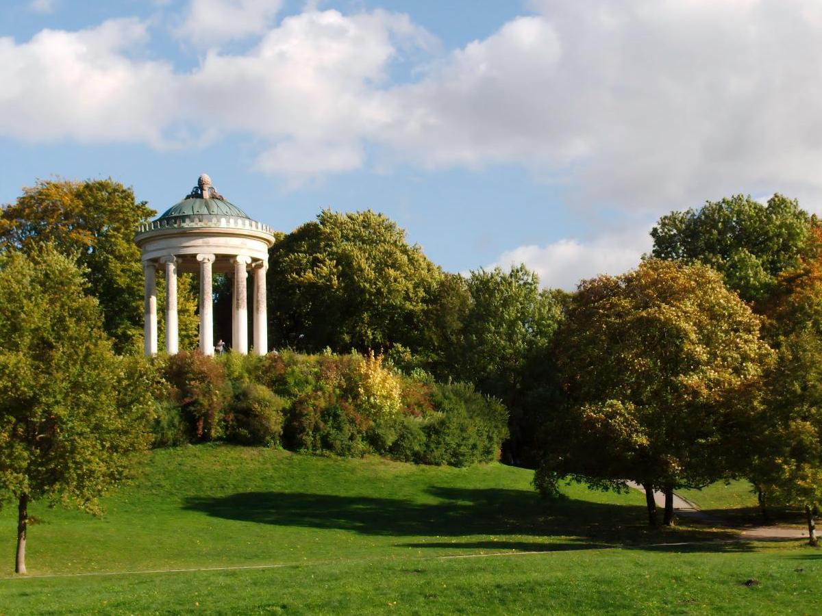 From royal gardens to public recreation areas - Englischer Garten