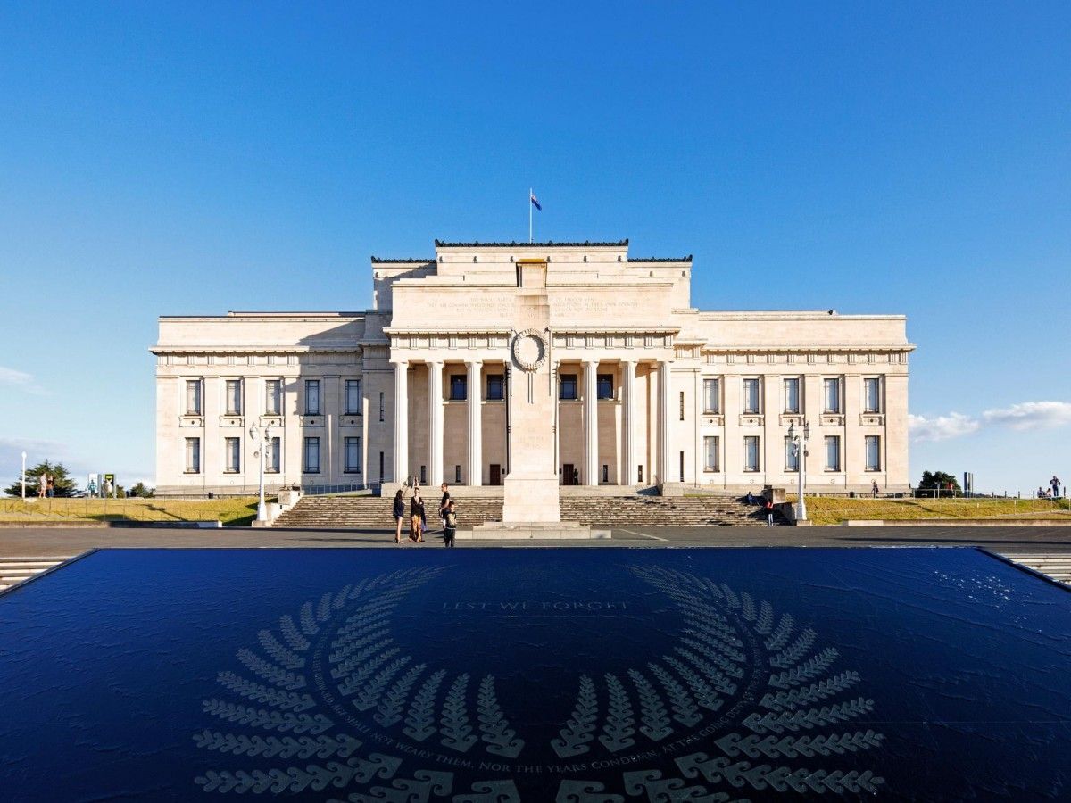 Auckland Museum|An old castle on a hill