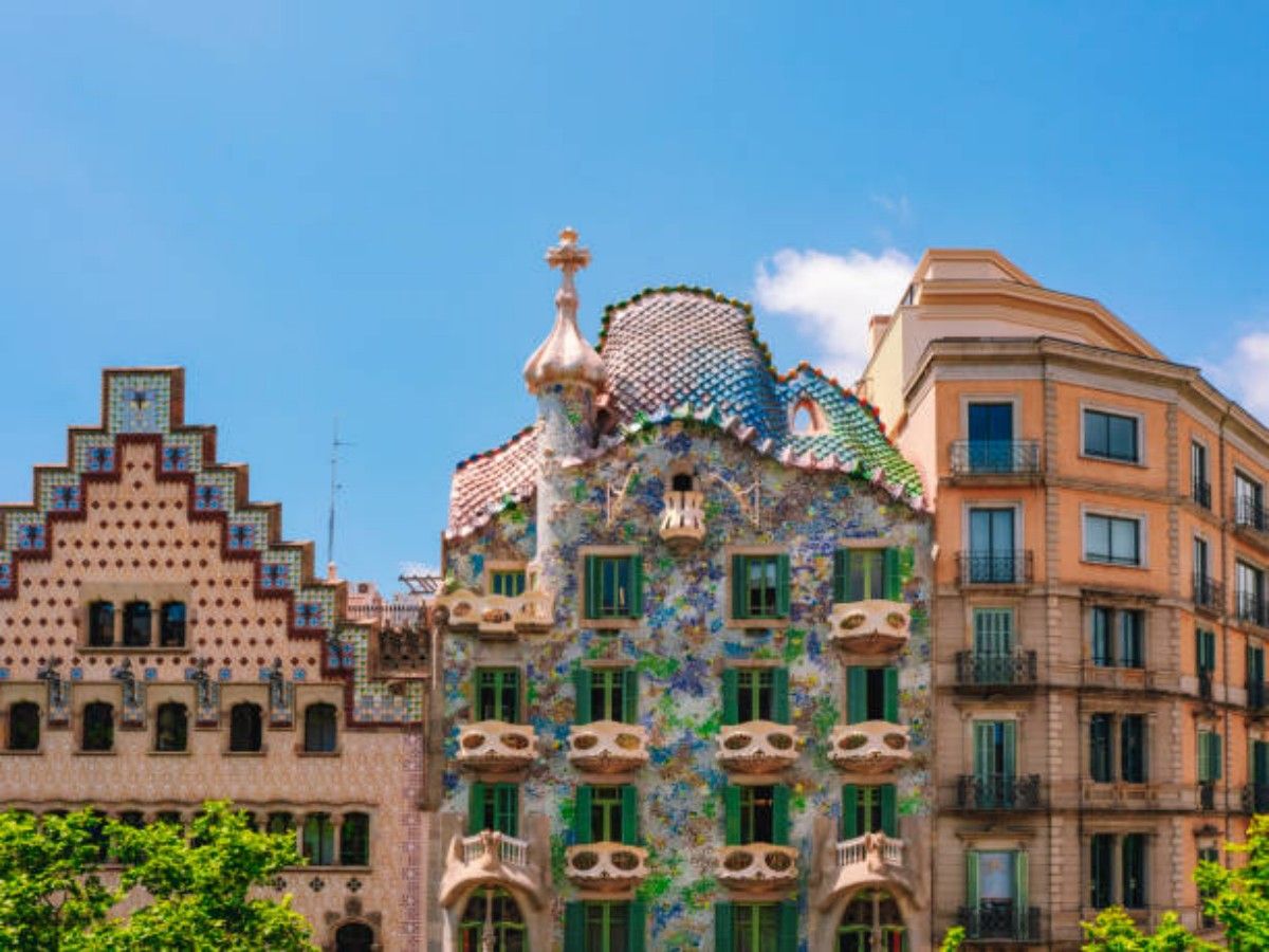 Refinement and elegance: the perfect combination of shopping and art in Passeig de Gracia