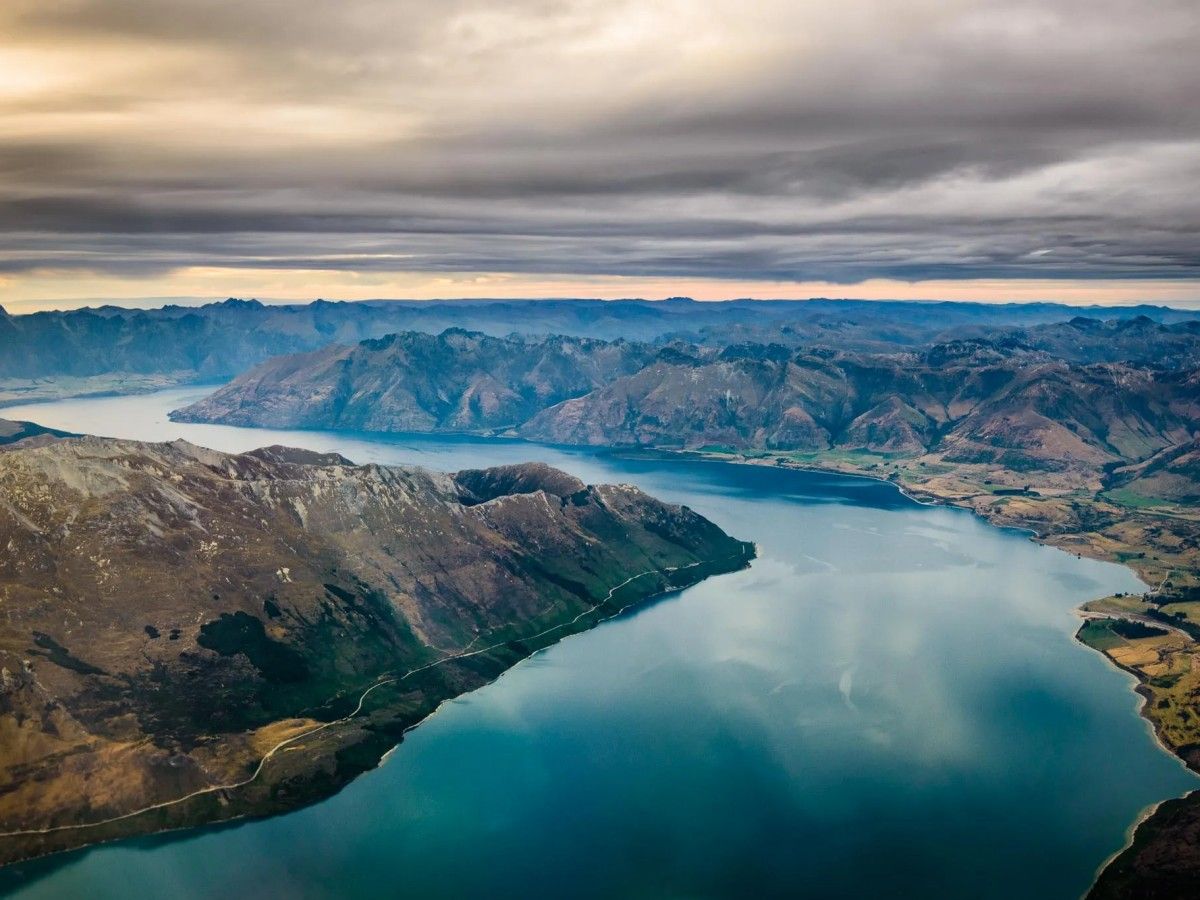 This is a travel guide for Lake Wakatipu, come and have a look!