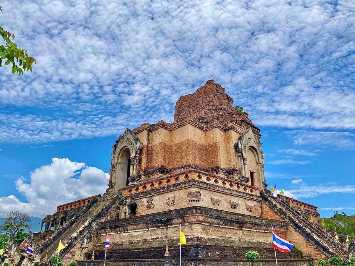 These details are overlooked by 99% of people when visiting Wat Chedi Luang!