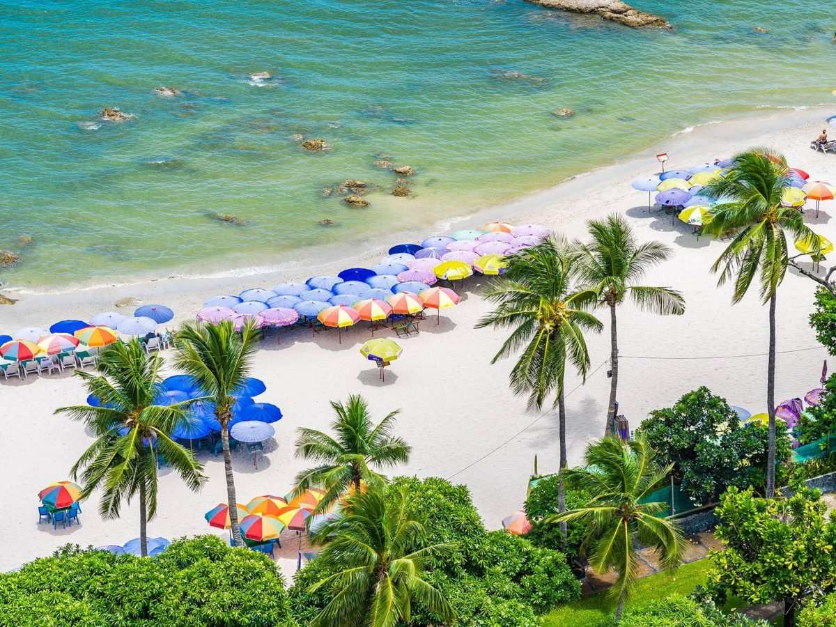 Hua Hin Beach Travel Notes: A Perfect Day from Sunrise to Night Market