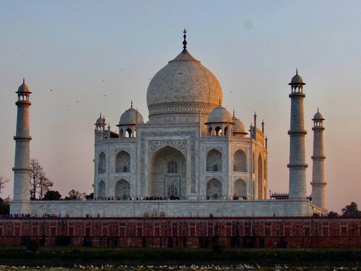 Moonlight Across the Yamuna: Watching the Taj Mahal from Mehtab Bagh
