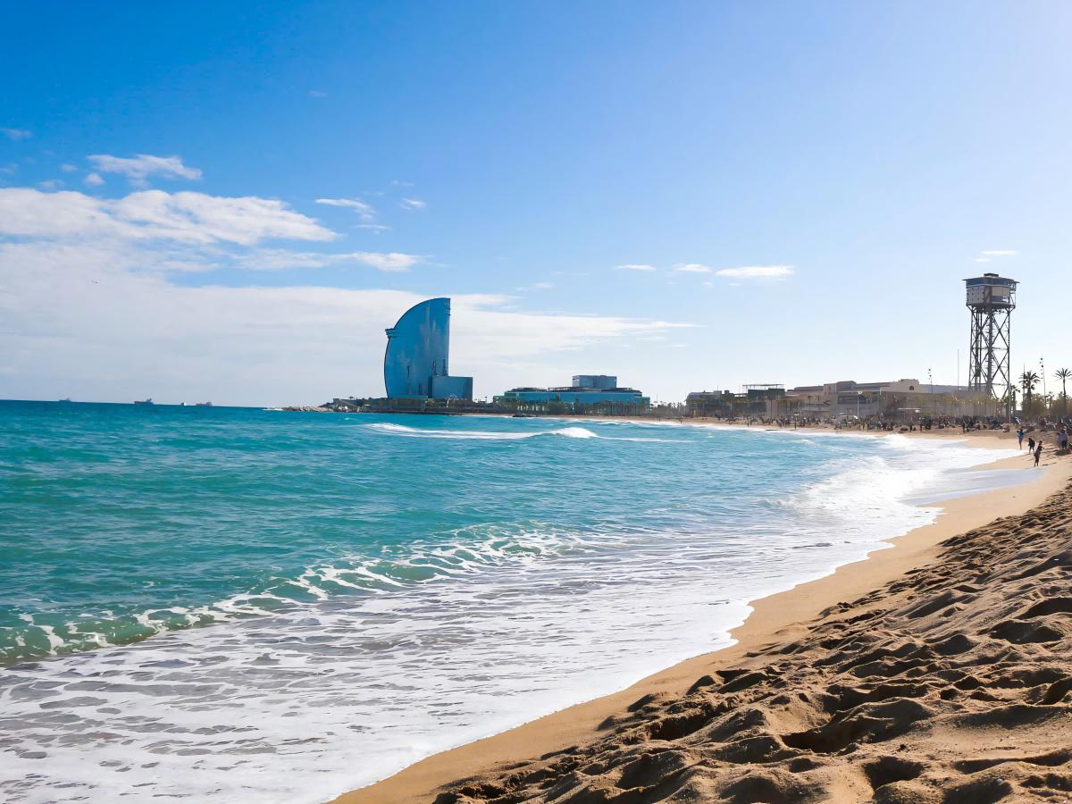 Barceloneta Beach: a one-stop experience for sand, sun and food
