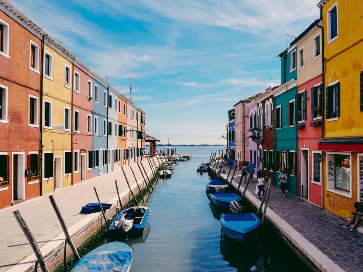 A Century of Craftsmanship: The Art of Glassmaking on Murano Island