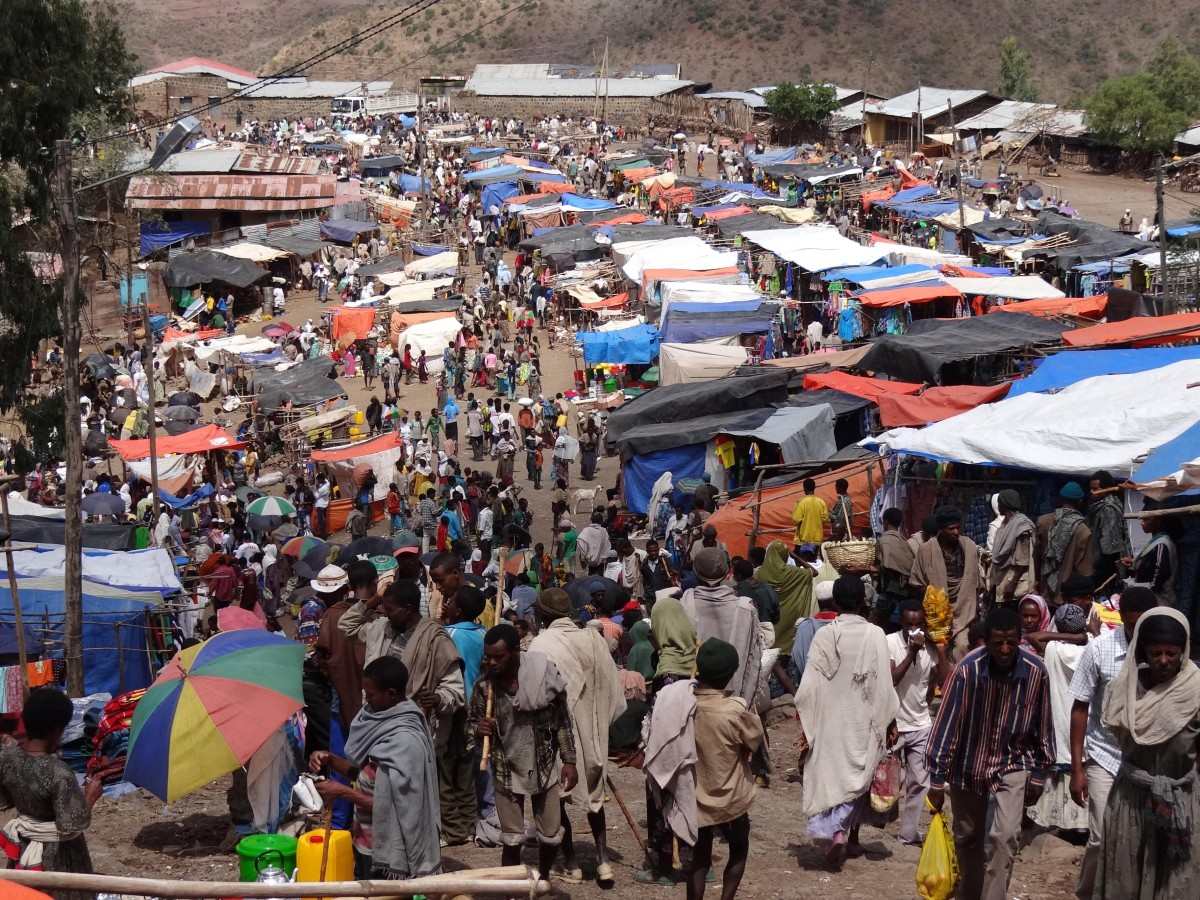 How to shop like a local in Lalibela Market? Local vendors will teach you