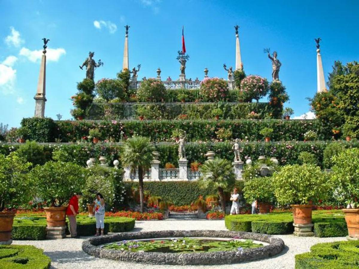 Hanging Gardens of Mumbai: The most beautiful viewing point at sunset!