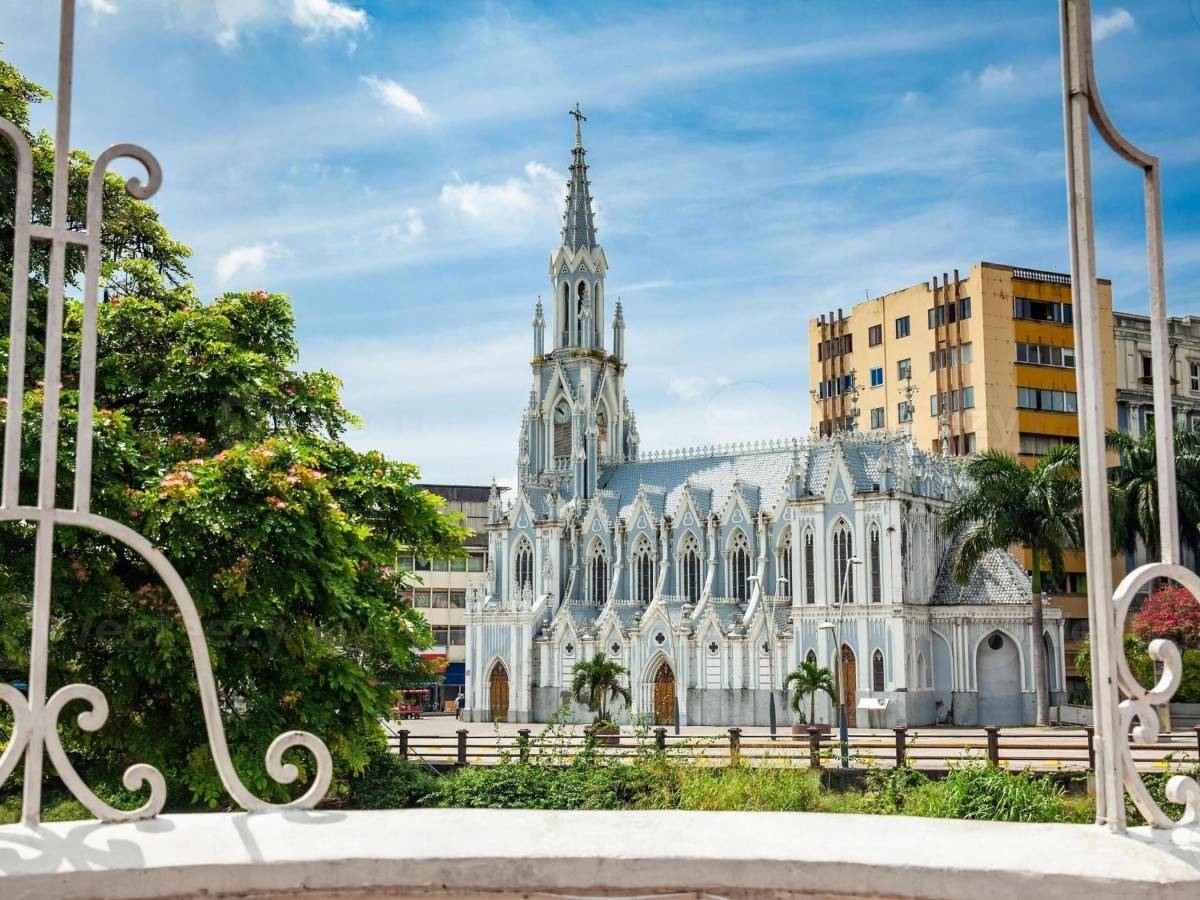 Decoding Iglesia Ermita: 7 hidden legends that even locals dare not tell you