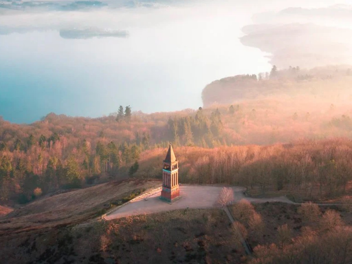 When is the best season to climb Himmelbjerget?