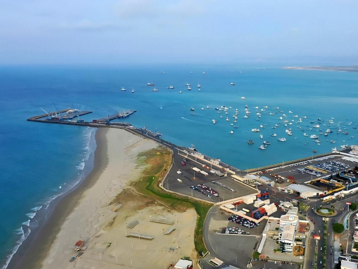 A list of must-visit attractions and activities in Playa Murcielago
