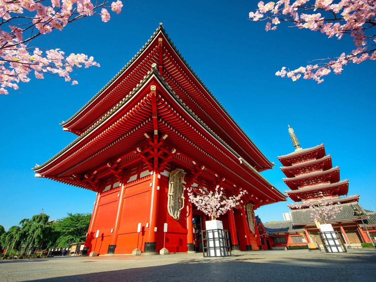 Don't get lost when visiting Sensoji Temple, a complete guide from customs and activities to delicious food!