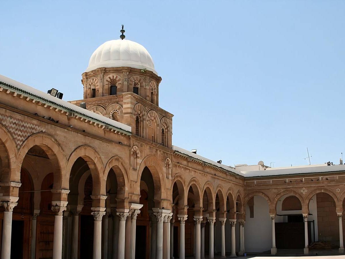 Secrets of the Zaytouna Mosque: why it is a cultural and religious symbol of Tunisia