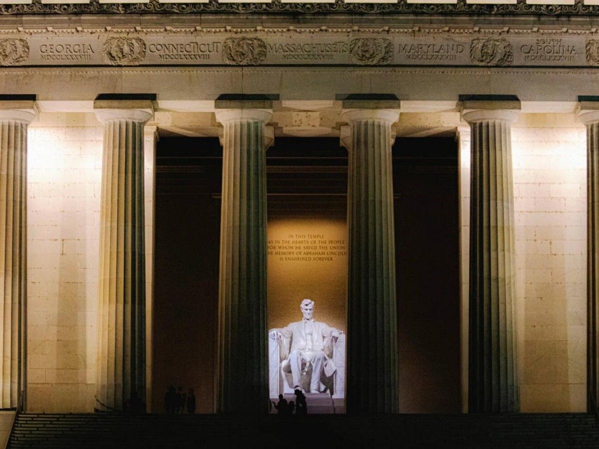 Visiting the Lincoln Memorial: Feeling the Power of American History