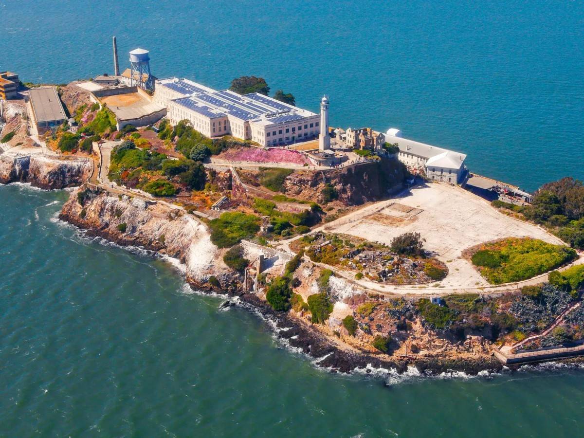 Discover the legend of Alcatraz Island in San Francisco!