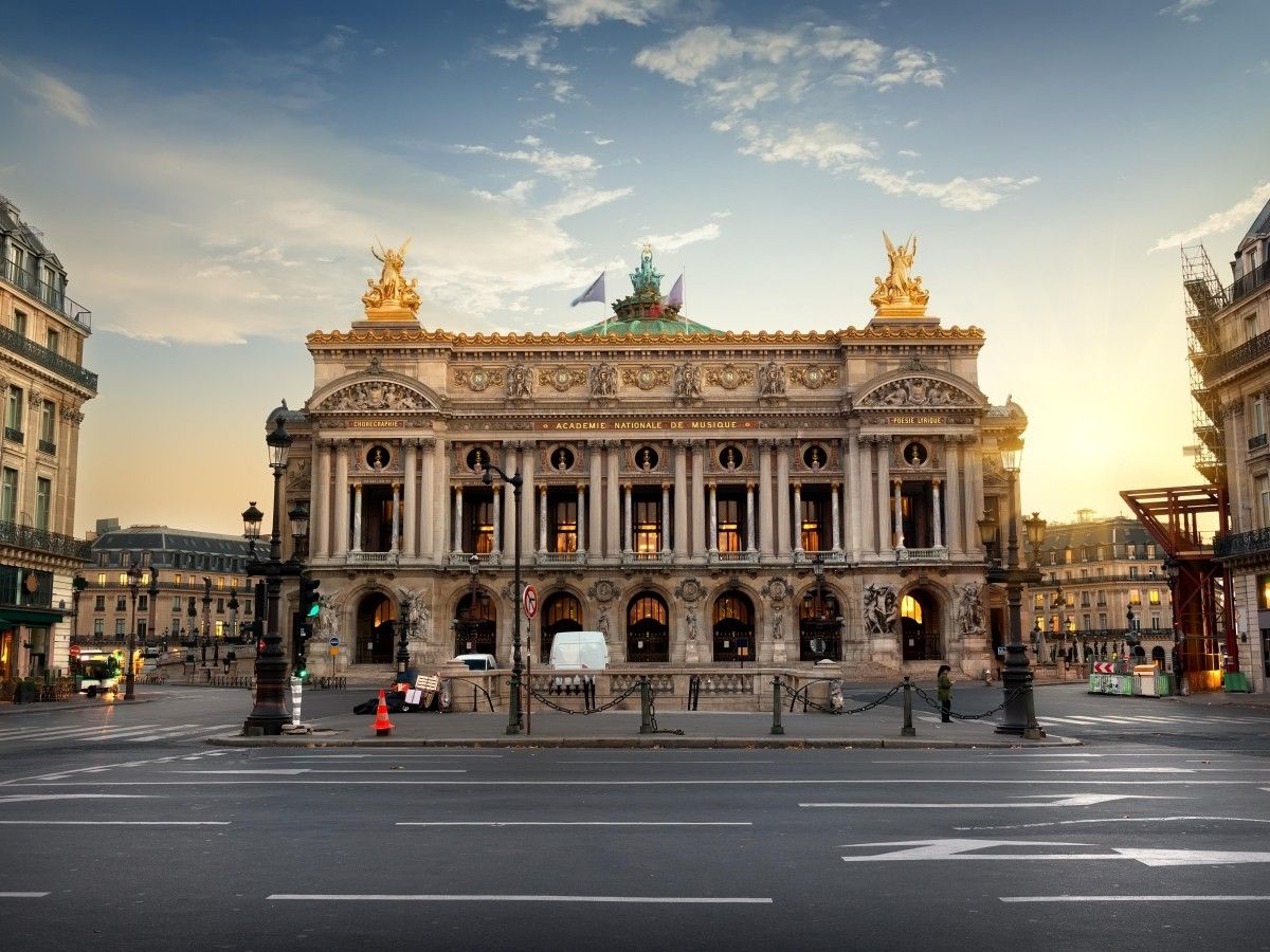 From morning to night, a day at the Paris Opera