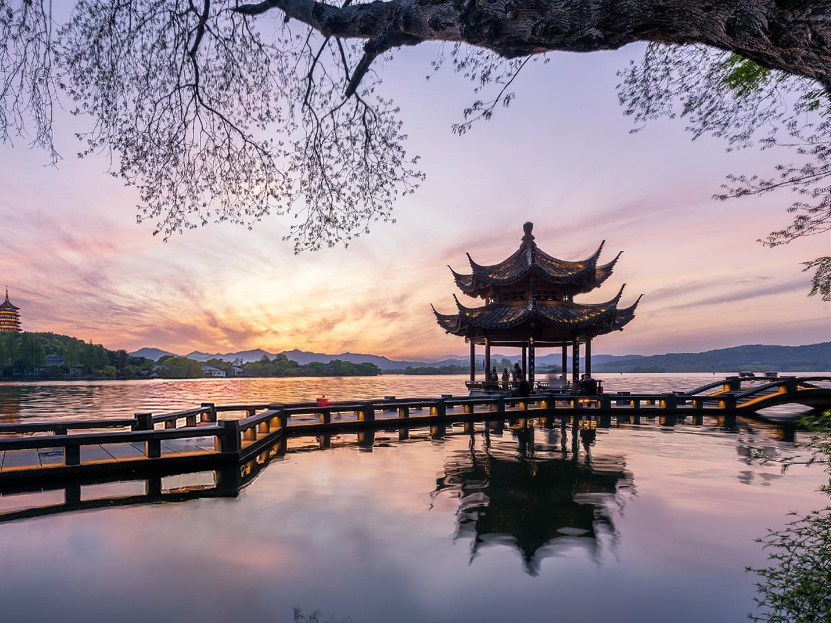 Explore West Lake in Poetry and Song, Feel the Thousand Years of Cultural Heritage