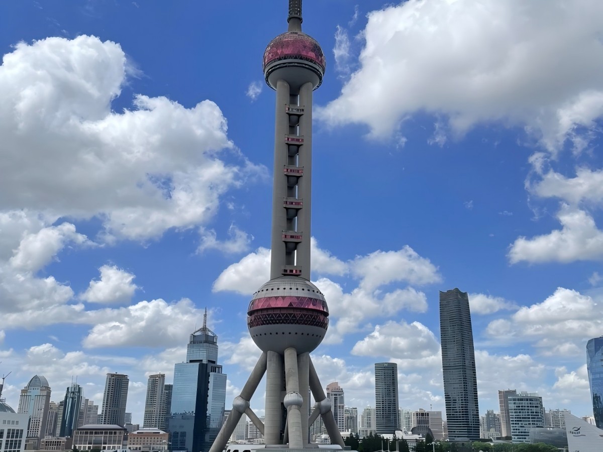 The Oriental Pearl Tower: Shanghai's Tower of Dreams, Innovation and Shock