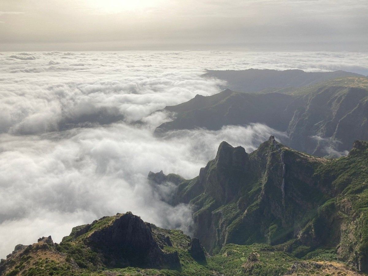 Don't want to take the wrong route or miss the sea of clouds? Here comes the practical advice for Pico do Arieiro