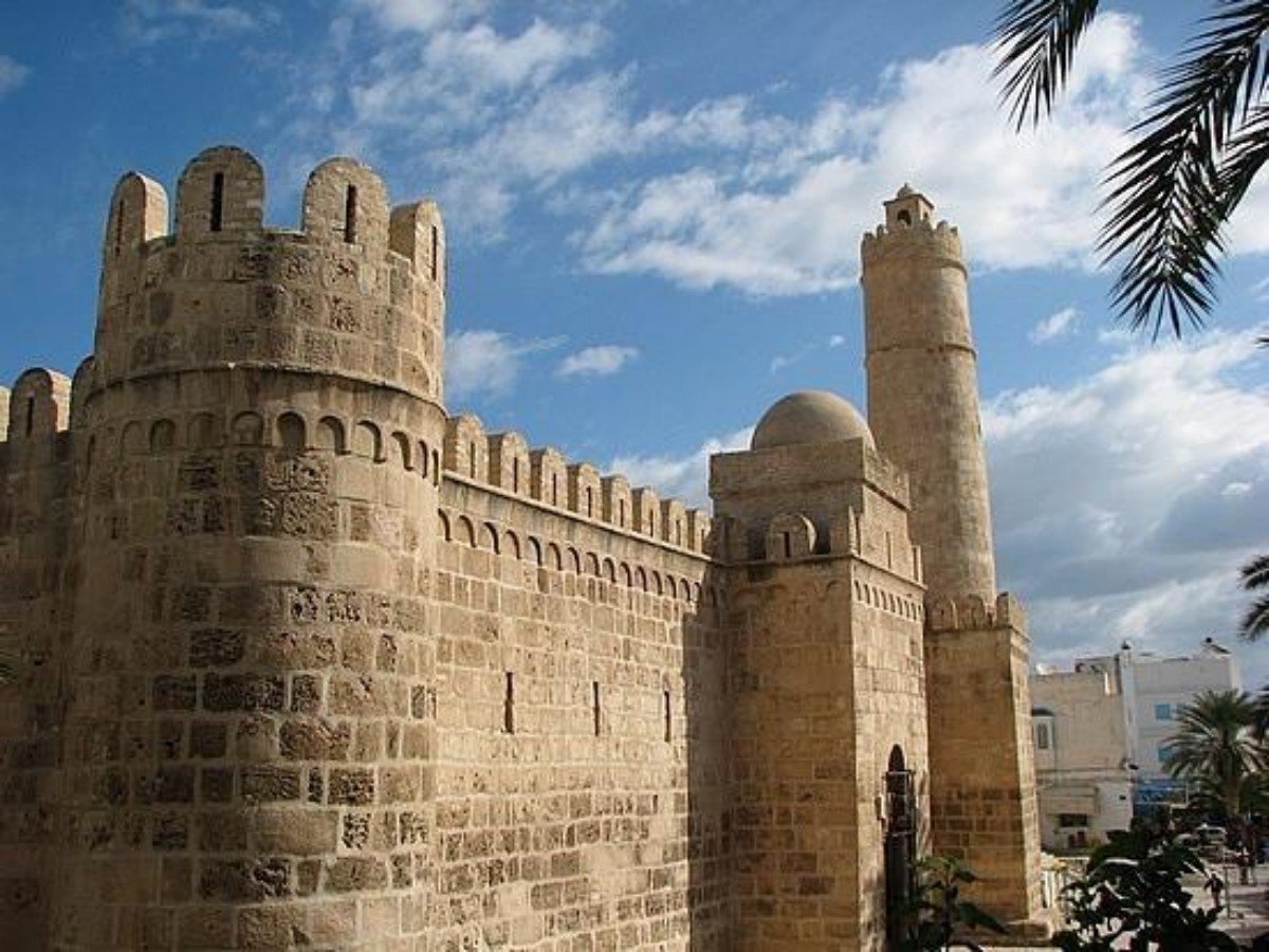 How to unlock the Ribat of Sfax? Climb to the top of the hidden tower's secret passage