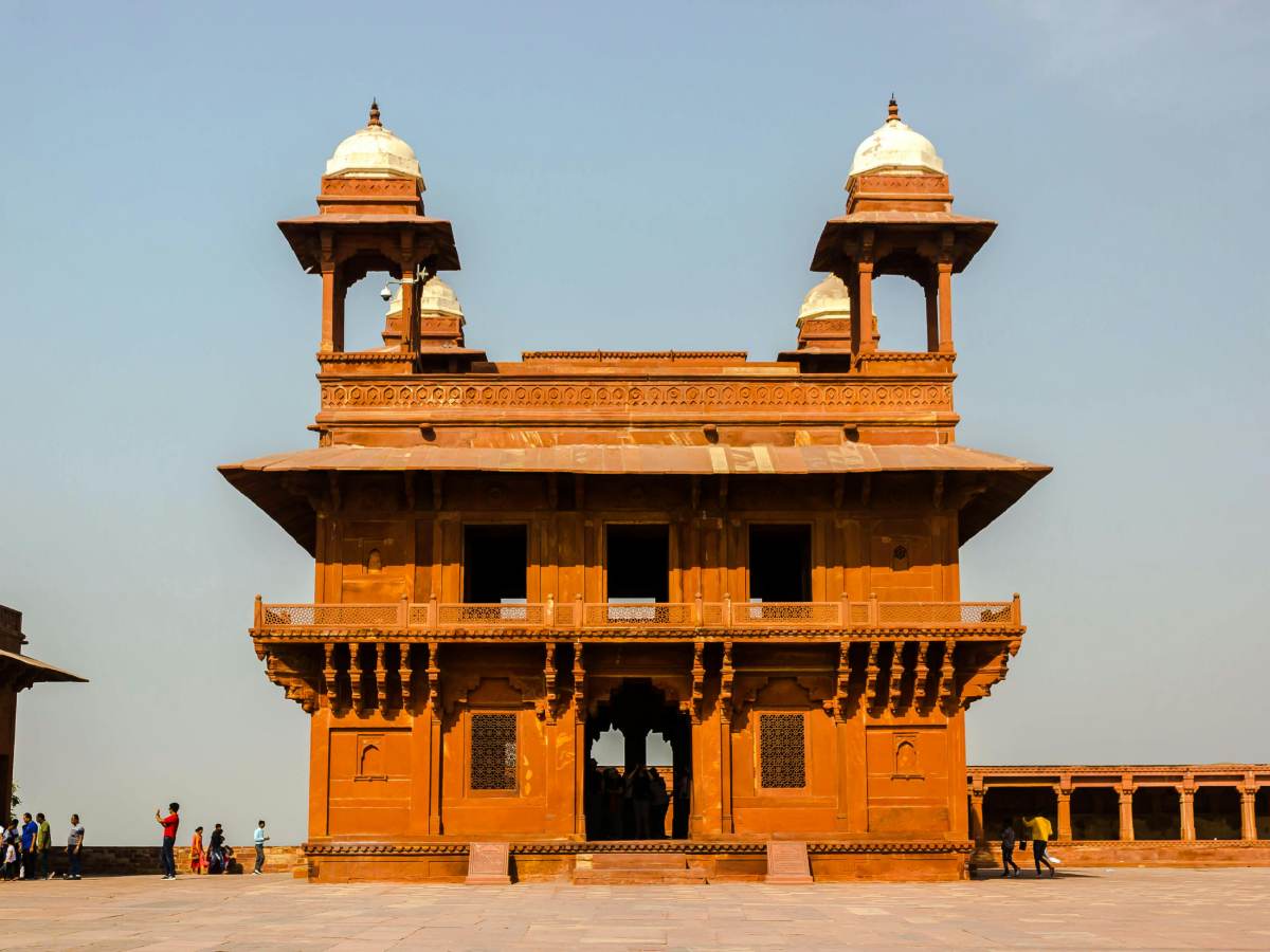 Top 5 Stunning Attractions in Fatehpur Sikri Not to be Missed!
