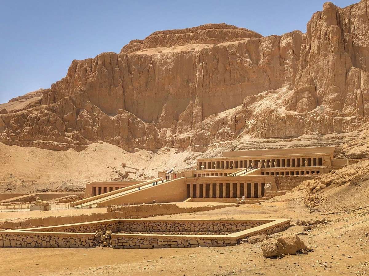 Explore Egyptian monuments - Temple of Hatshepsut