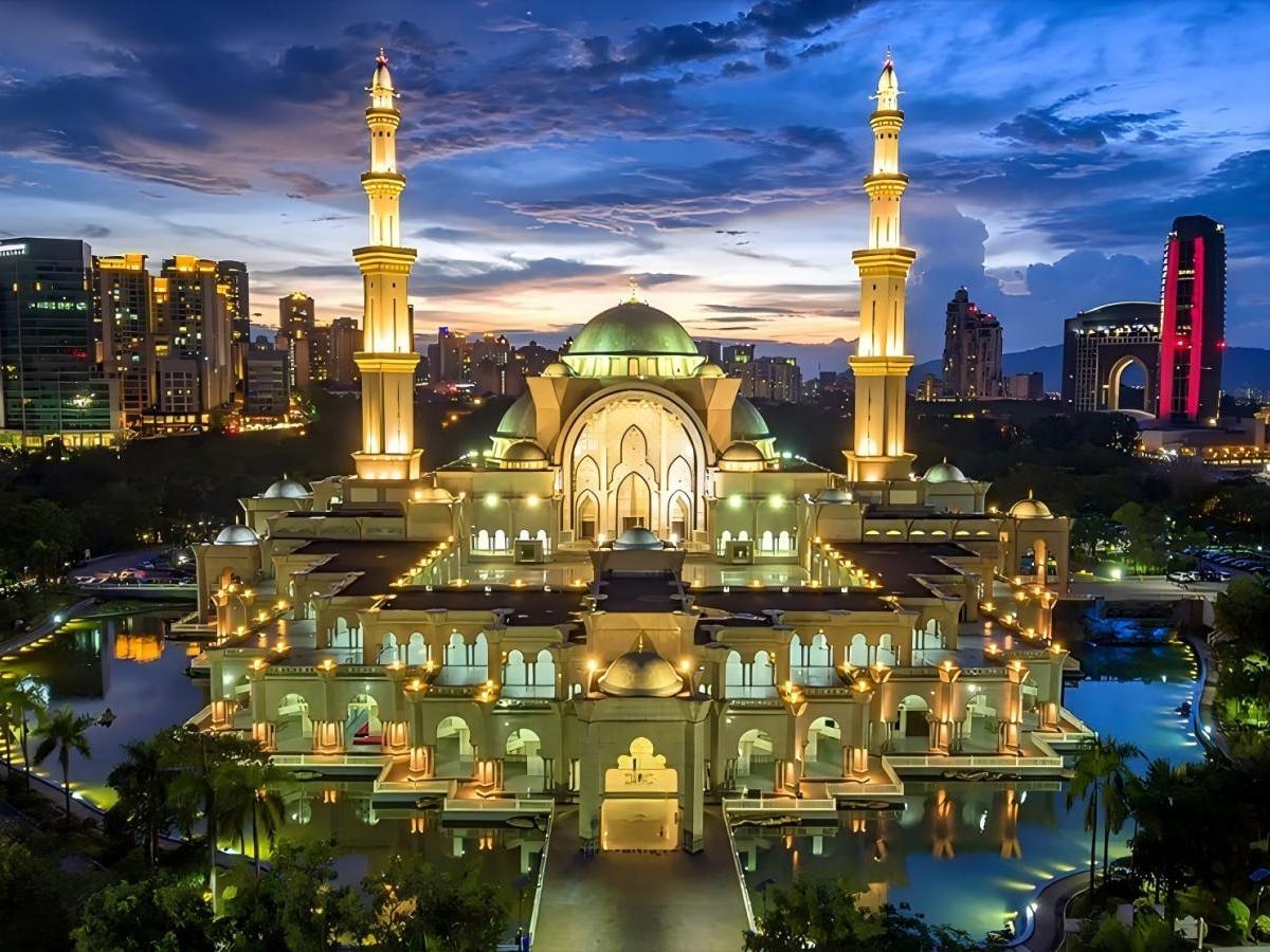 National Mosque Travel Tips: Five Highlights Not to Miss