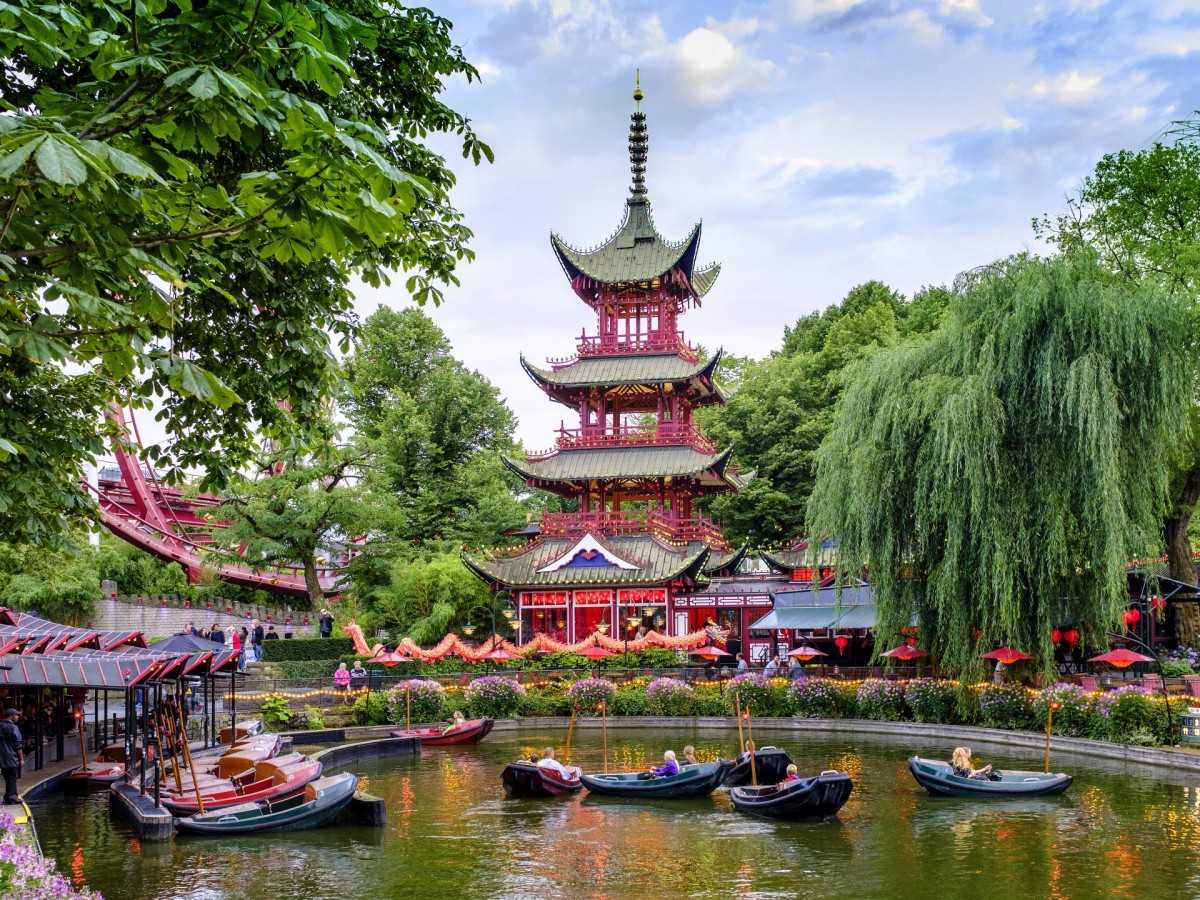 How can you come to Copenhagen without visiting this amusement park!