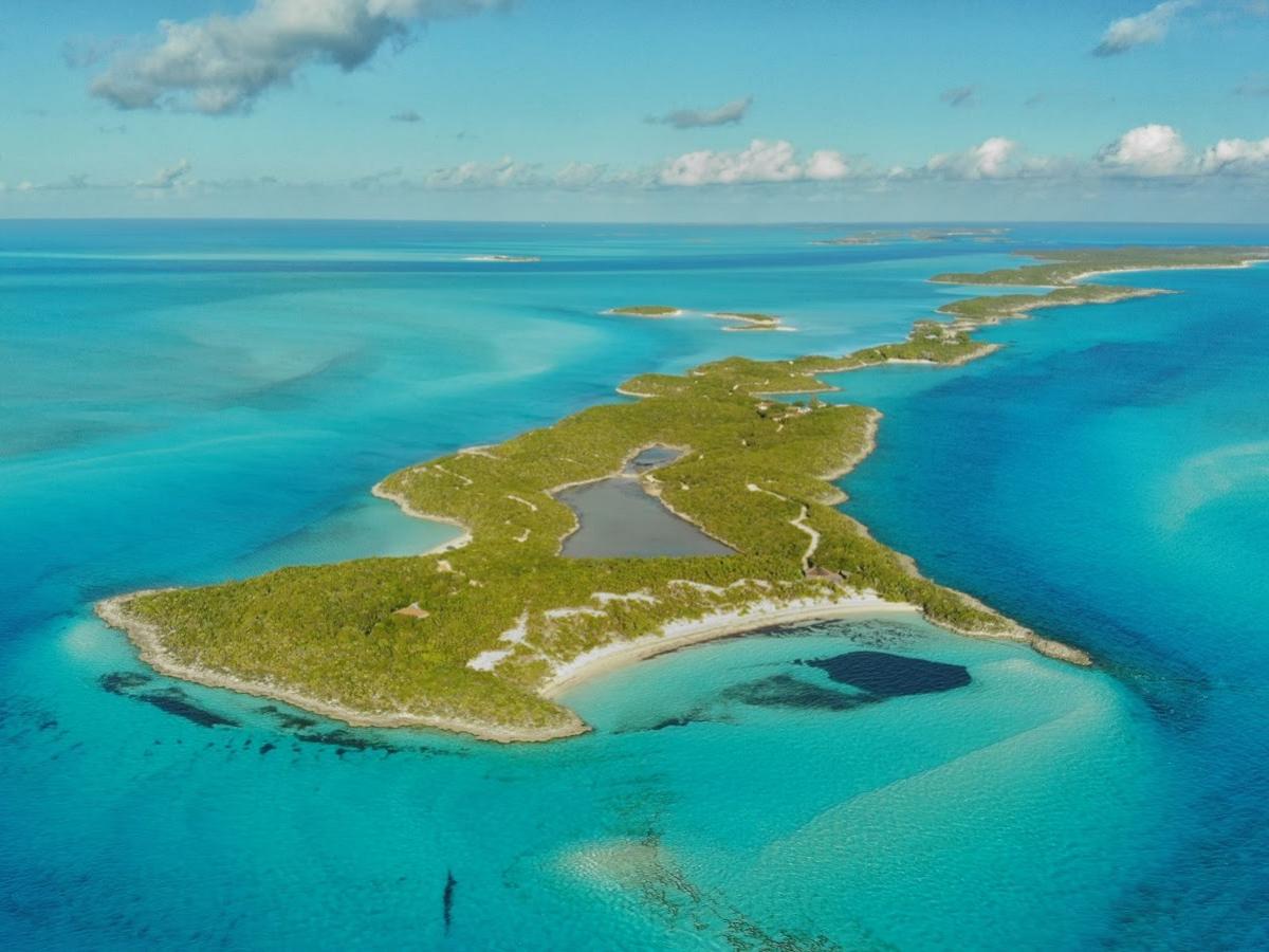 Snorkeler's Paradise: Best Snorkeling Spots at Exuma Cays Land and Sea Park