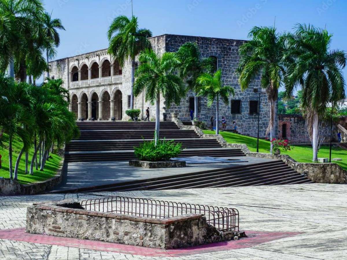 Enter the Columbus Alcazar: a medieval palace that feels like a movie set!