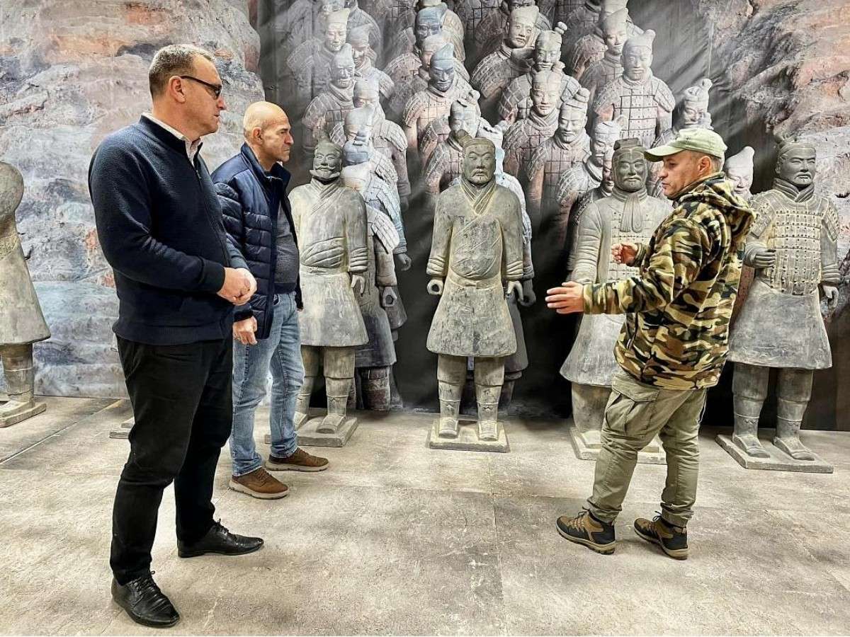How to play the Terracotta Army?