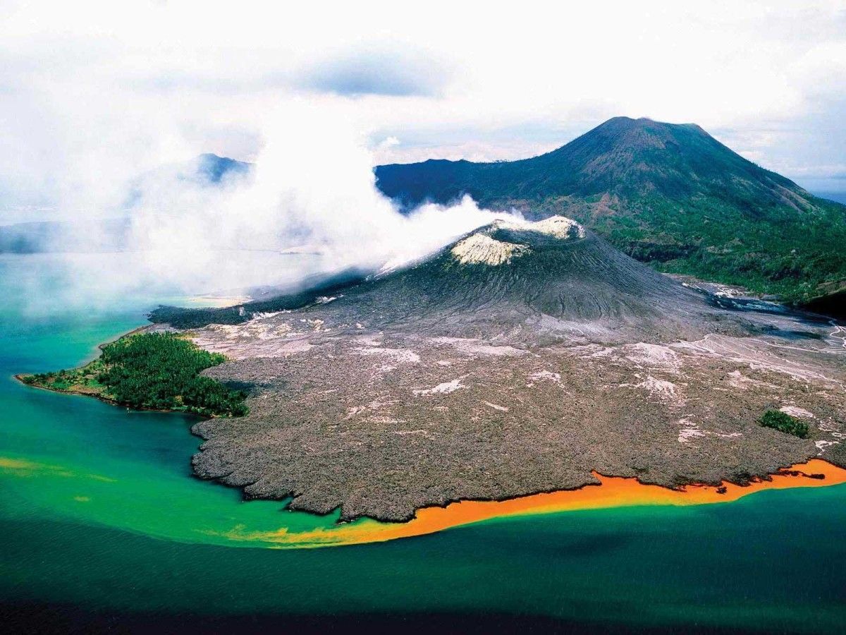 Volcanoes and History: The Rebirth of a City