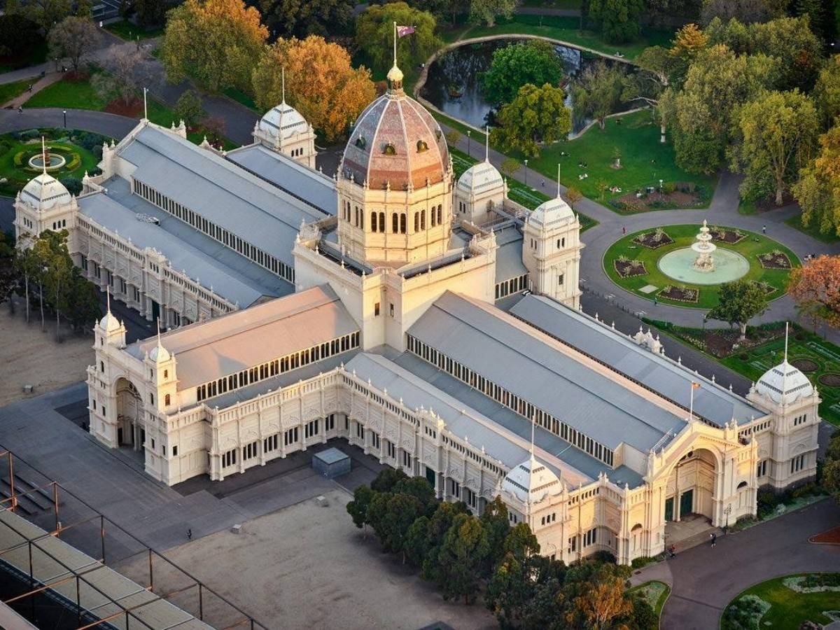 How to get to the Royal Exhibition Hall?