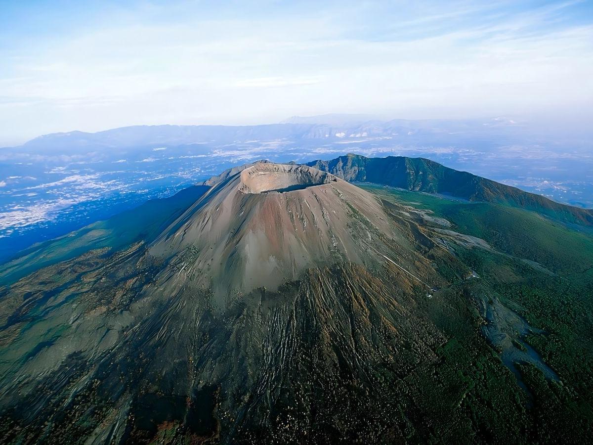 Enjoy the charm of the volcano
