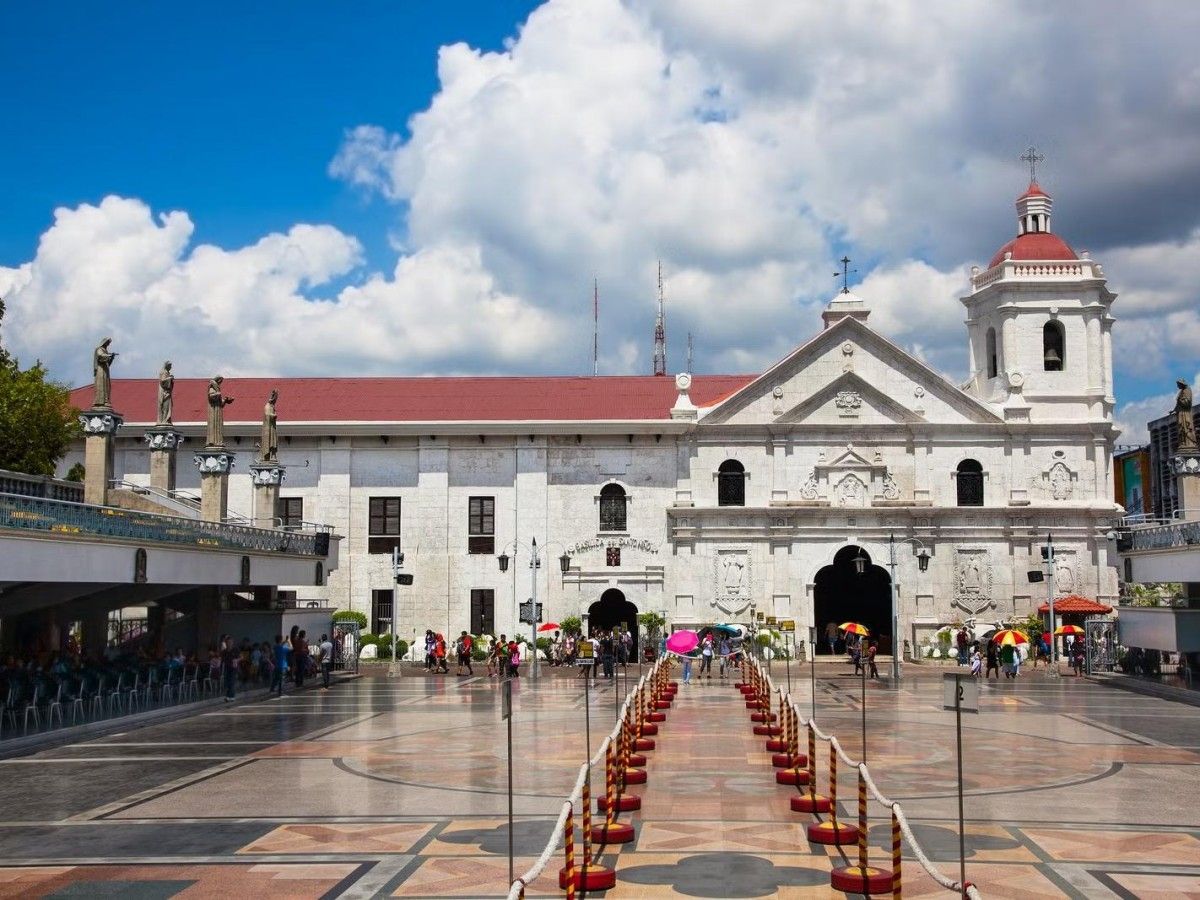 Explore the surroundings: Experience the diverse charm of Cebu