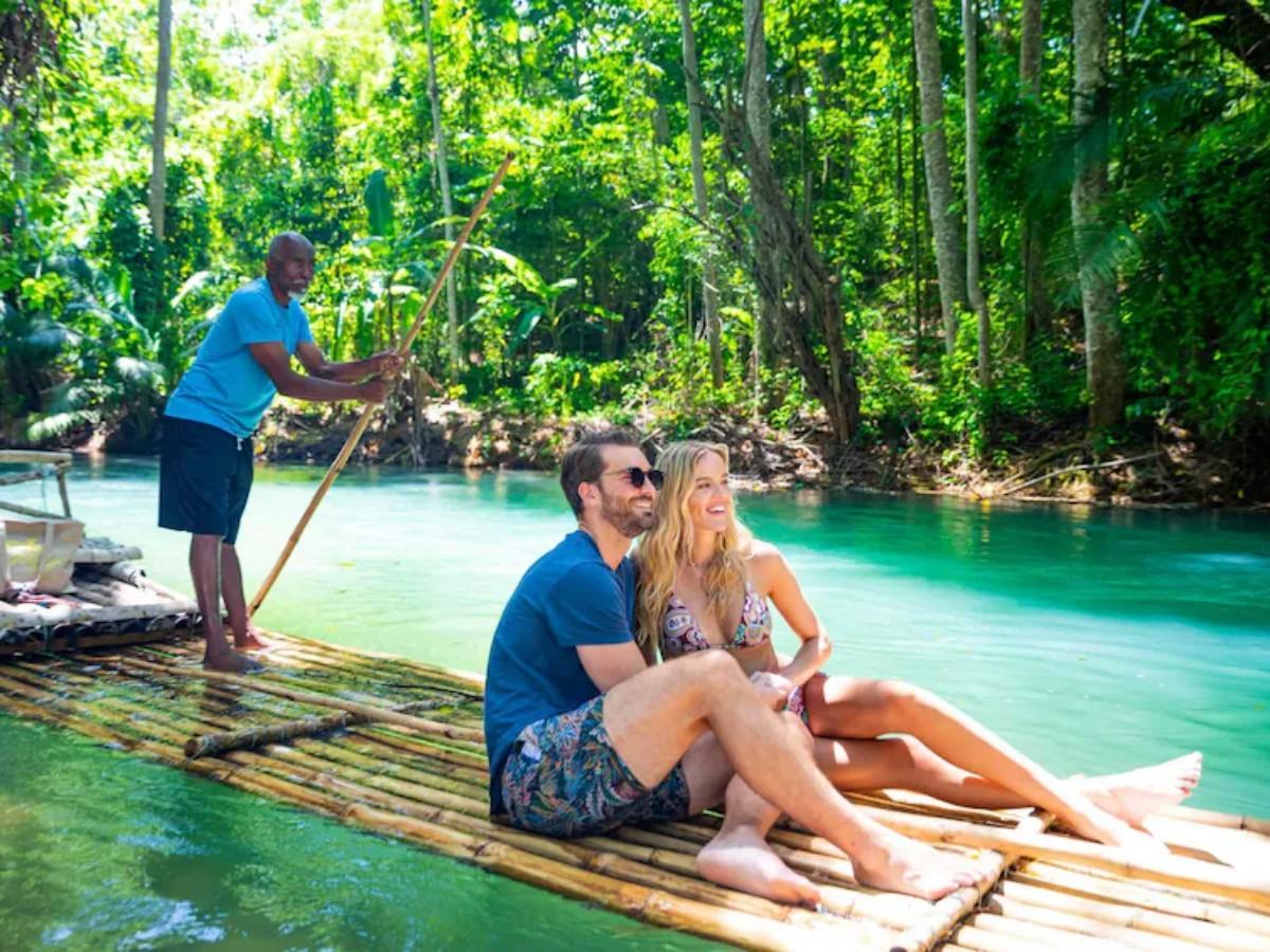 Slow travel on bamboo rafts, start your exclusive love movie
