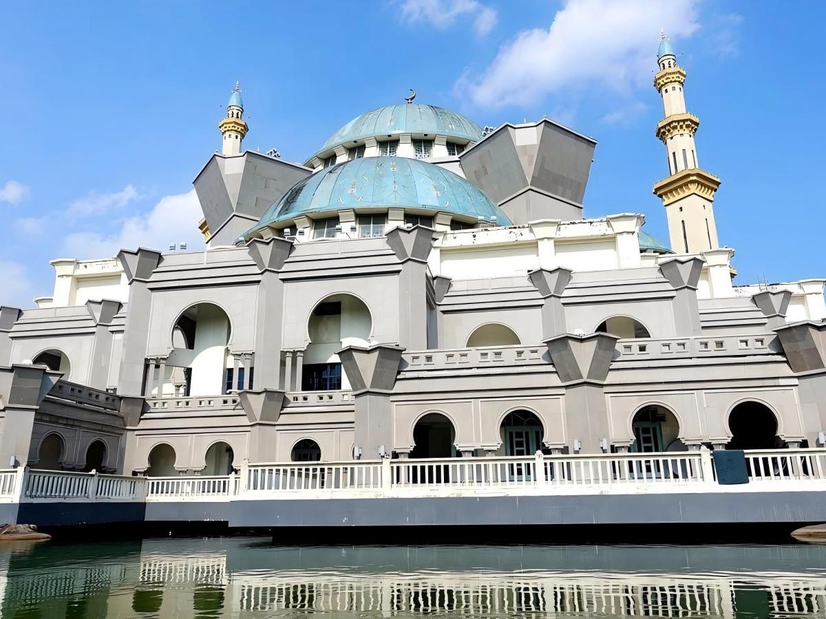 Architecture: a blend of tradition and modernity